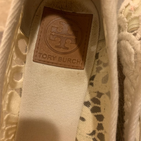 Tory Burch Beige Lace Jackie Bow Peep Toe Wedge Espadrille Pumps size 8 - Picture 12 of 14